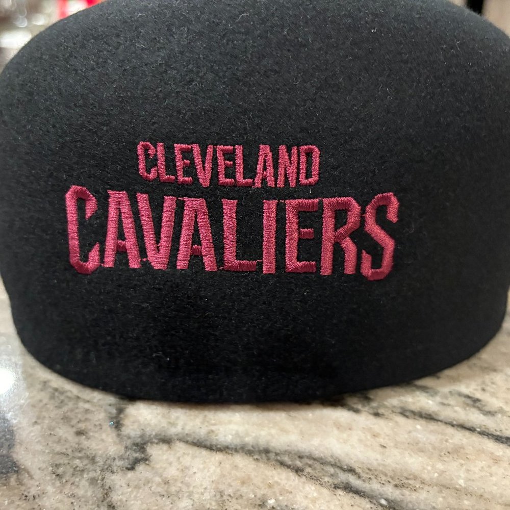 NEW! Cleveland Cavaliers Custom Embroidered Gentleman's Driving Cap